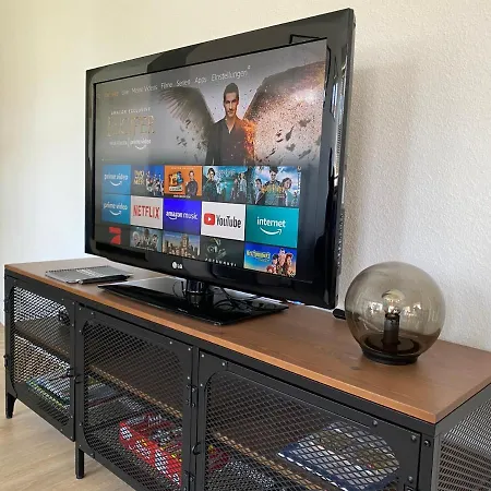☆fewo Altes Kino - Modern - Quiet - 65m² - Tv - Netflix - Wlan☆ Apartment Momlingen