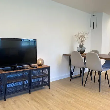 ☆fewo Altes Kino - Modern - Quiet - 65m² - Tv - Netflix - Wlan☆ *